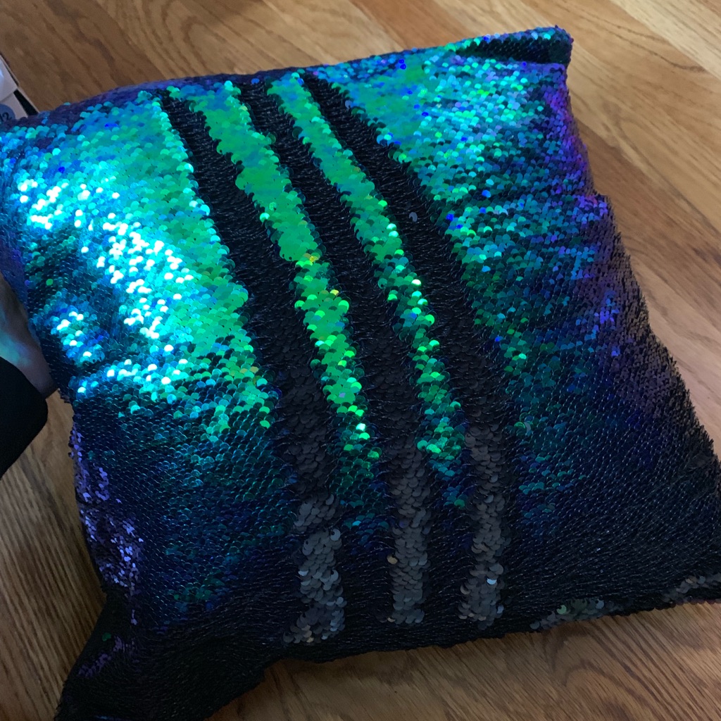 Reversible Sequence Pillow